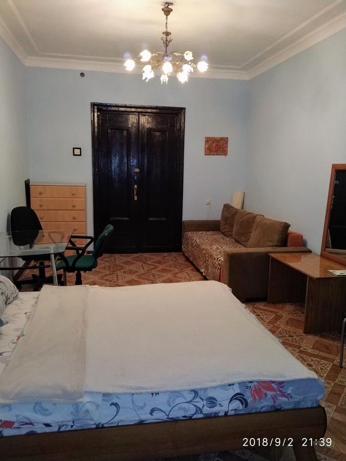 Room In Apartment Kirova 1 Minsk Ngoại thất bức ảnh